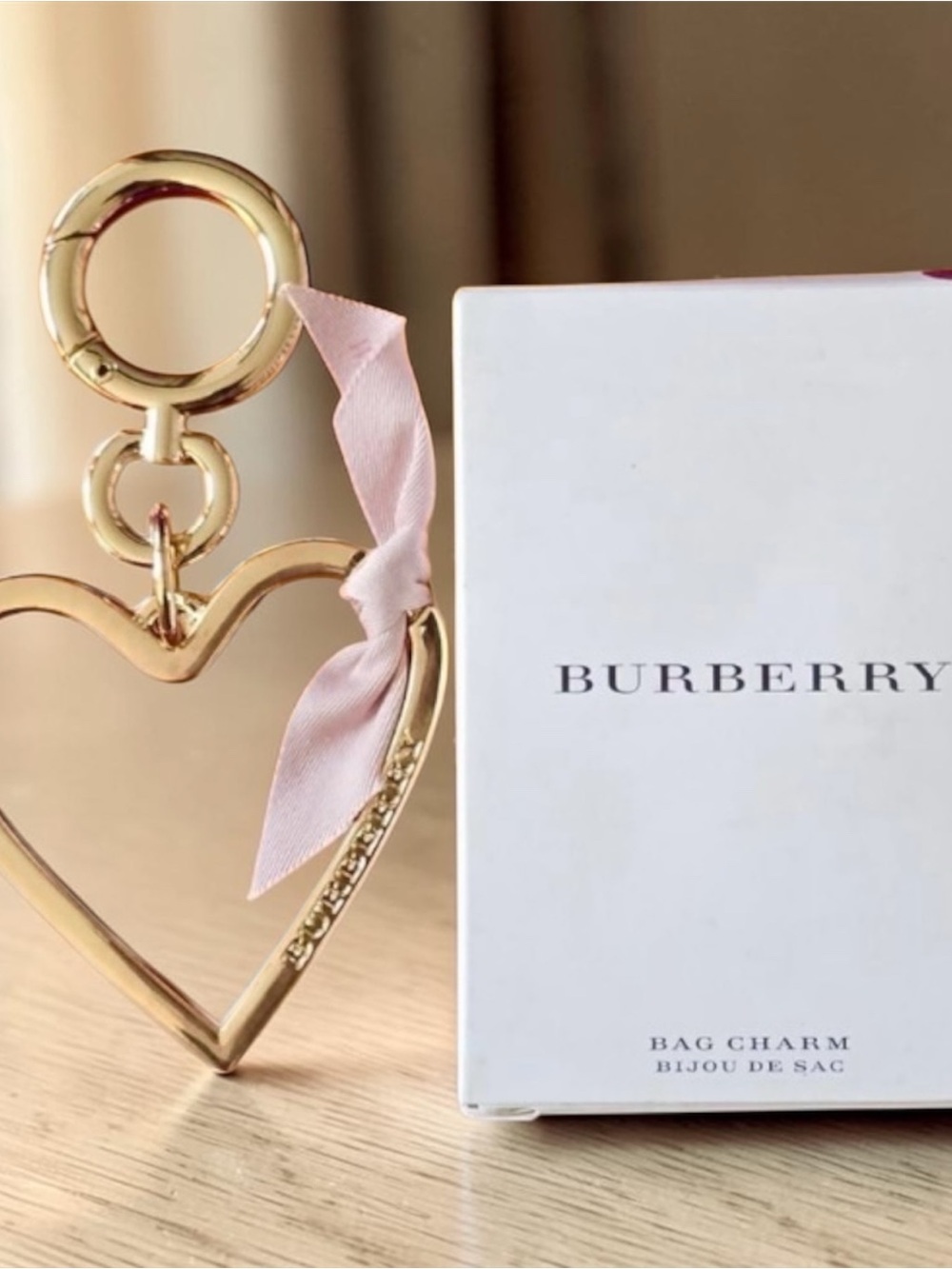 Burberry NIB Gold Heart Bag Charm - Picture 2 of 2